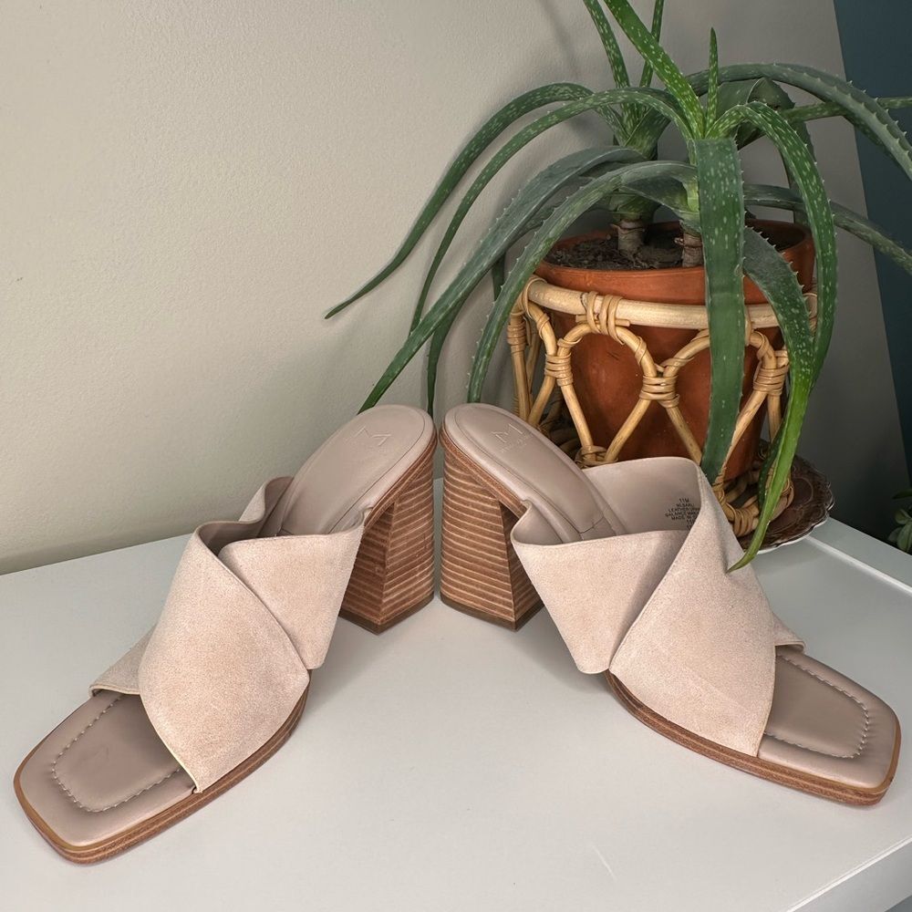 Marc Fisher LTD Barli Block Chunky Heel Suede Criss Cross Mules Sandals 11 Beige - Picture 4 of 14